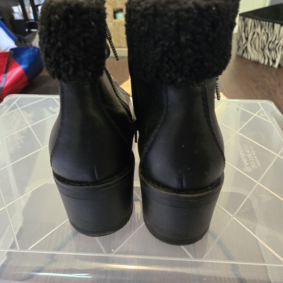 Penningtons boots size 7 wide - Picture 2 of 2